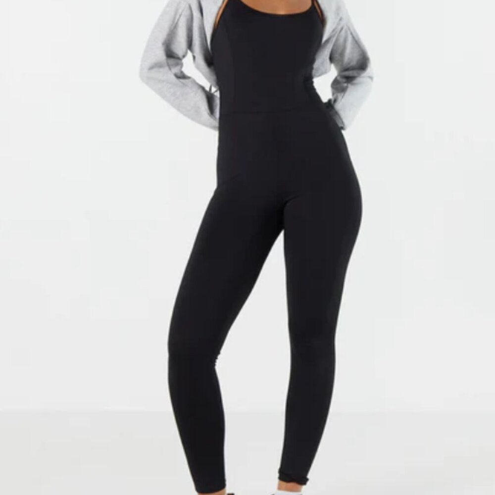 Straight Neck Strappy in Black | Showpo.